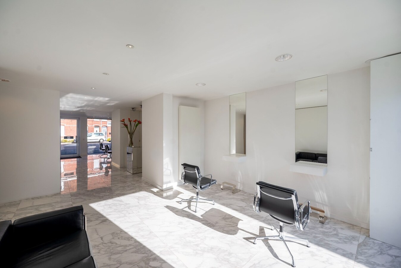 Woning of handelsruimte (combinatie mogelijk) met garage ! 