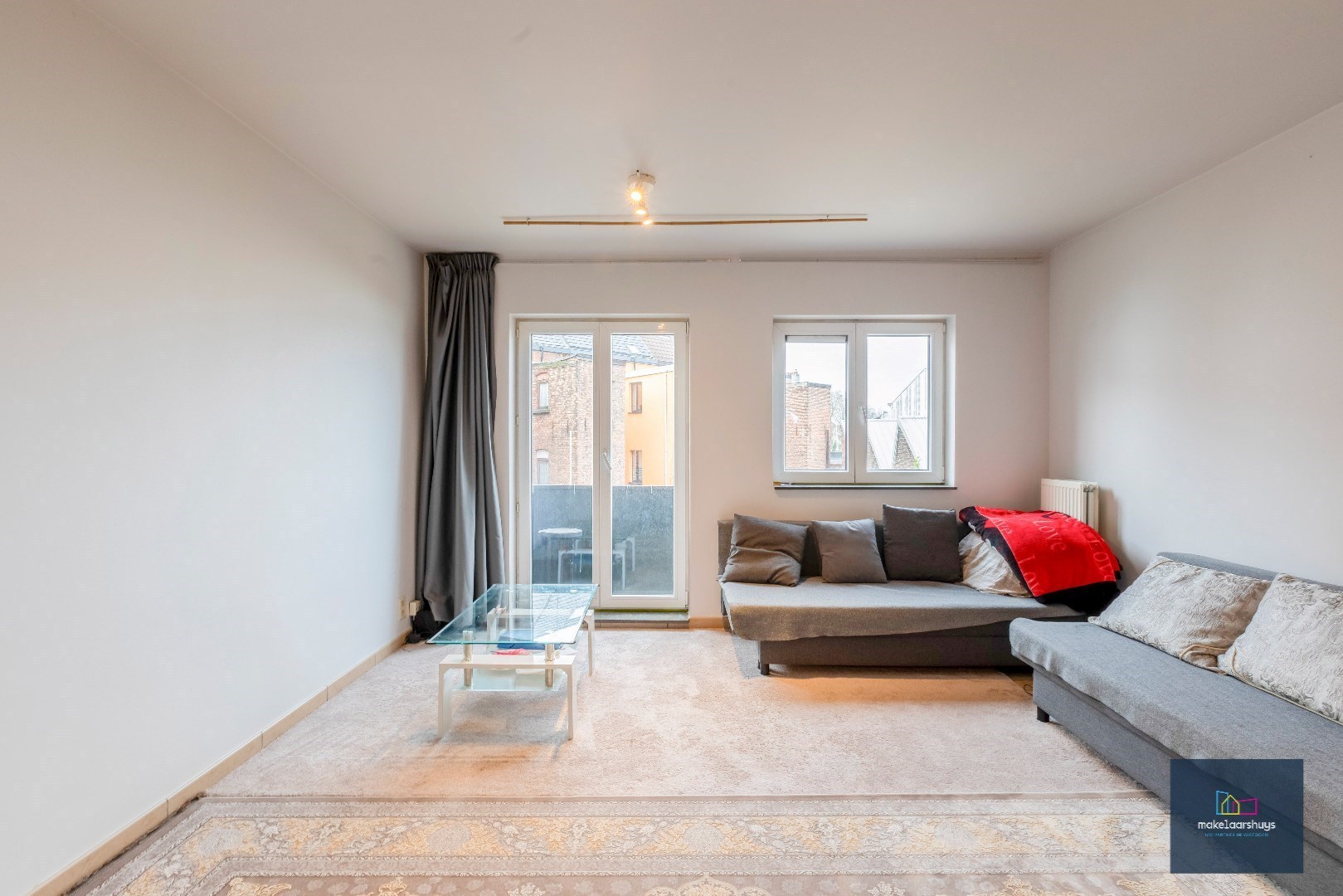 VERKOCHT Zeer verzorgd 1-slaapkamerappartement met terrasje en staanplaats 