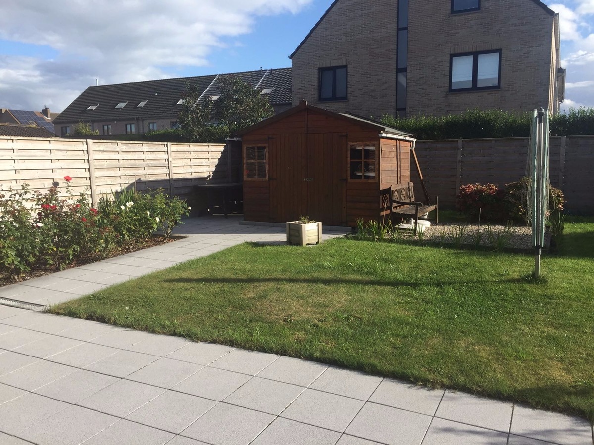 MOOIE GEZINSWONING MET TUIN IN VICOGNE WIJK 