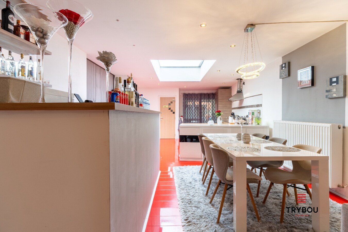 Rustig gelegen, volledig gerenoveerde woning met gezellige, onderhoudsvriendelijke tuin 