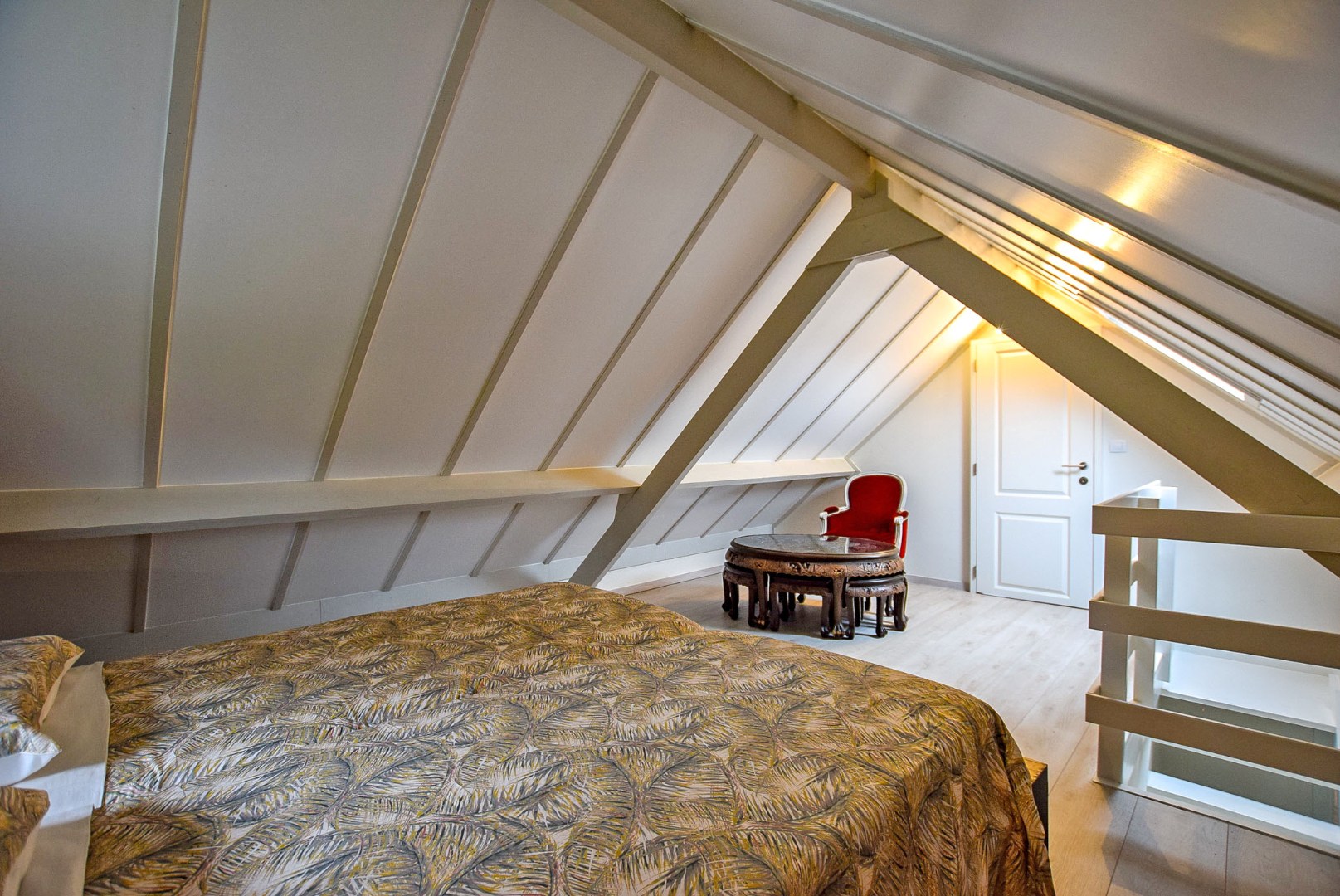 Prachtig onderhouden vakantiewoning (type vissershuis) met 3 slaapkamers en privé-parkeerplaats te Oostduinkerke. 