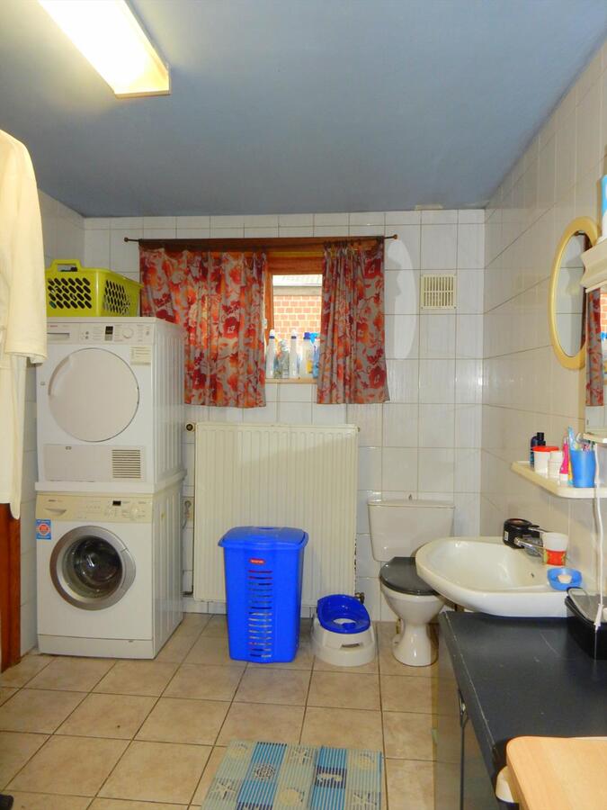 Ruime woning in centrum Jabbeke 