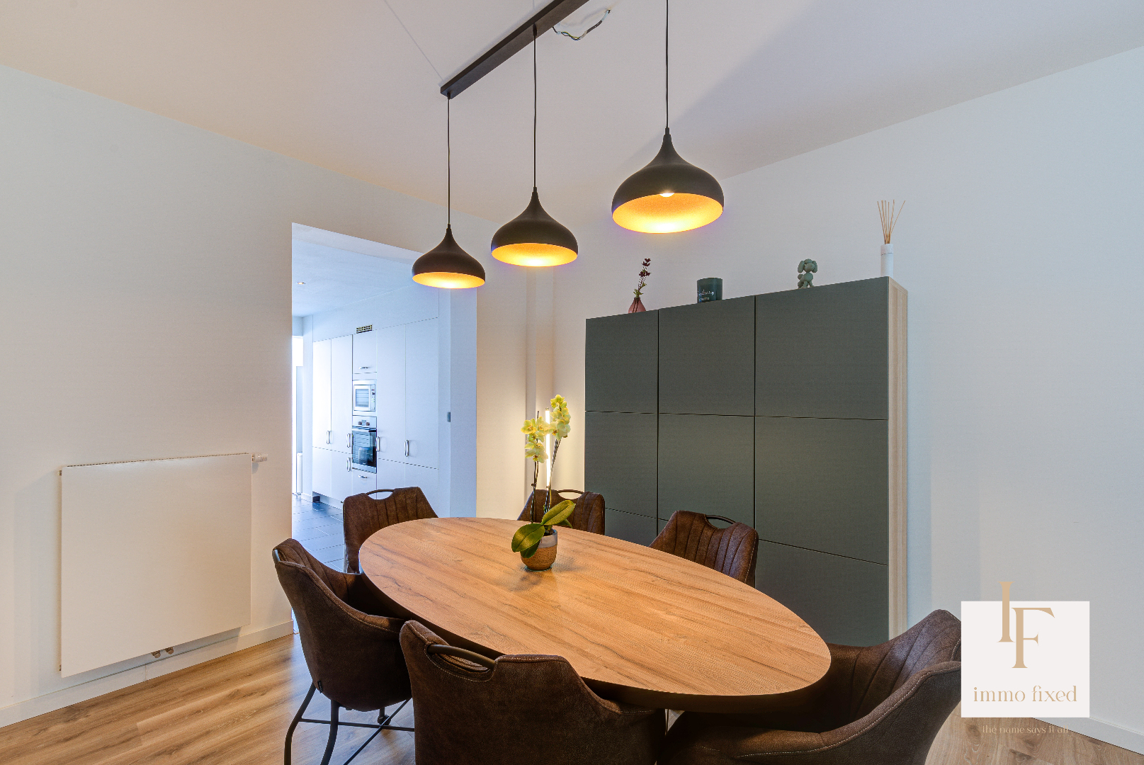 Instapklare woning met 2 SLKS te Schoten! 