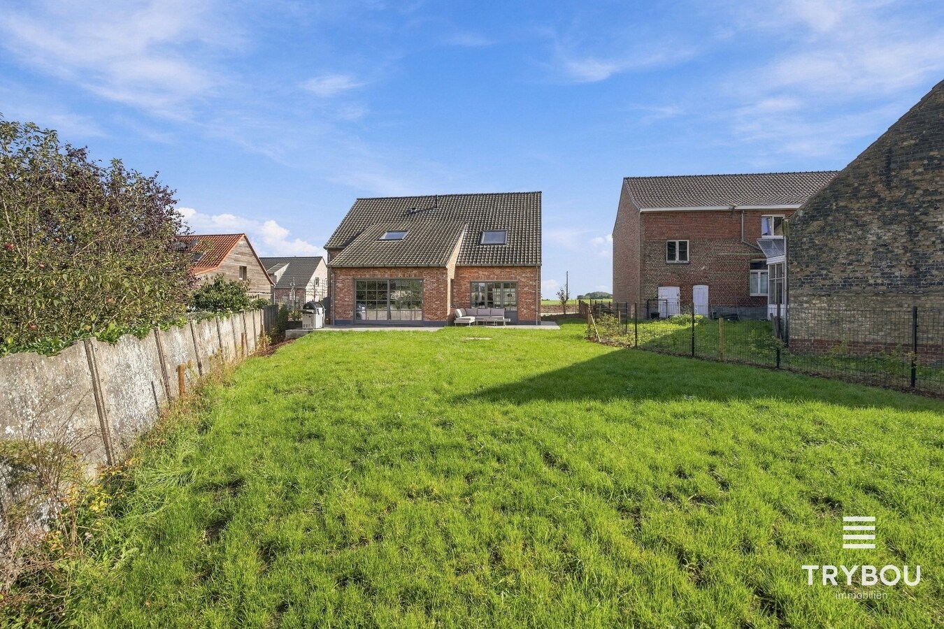 Alleenstaande luxueuze woning met 5 slaapkamers! 