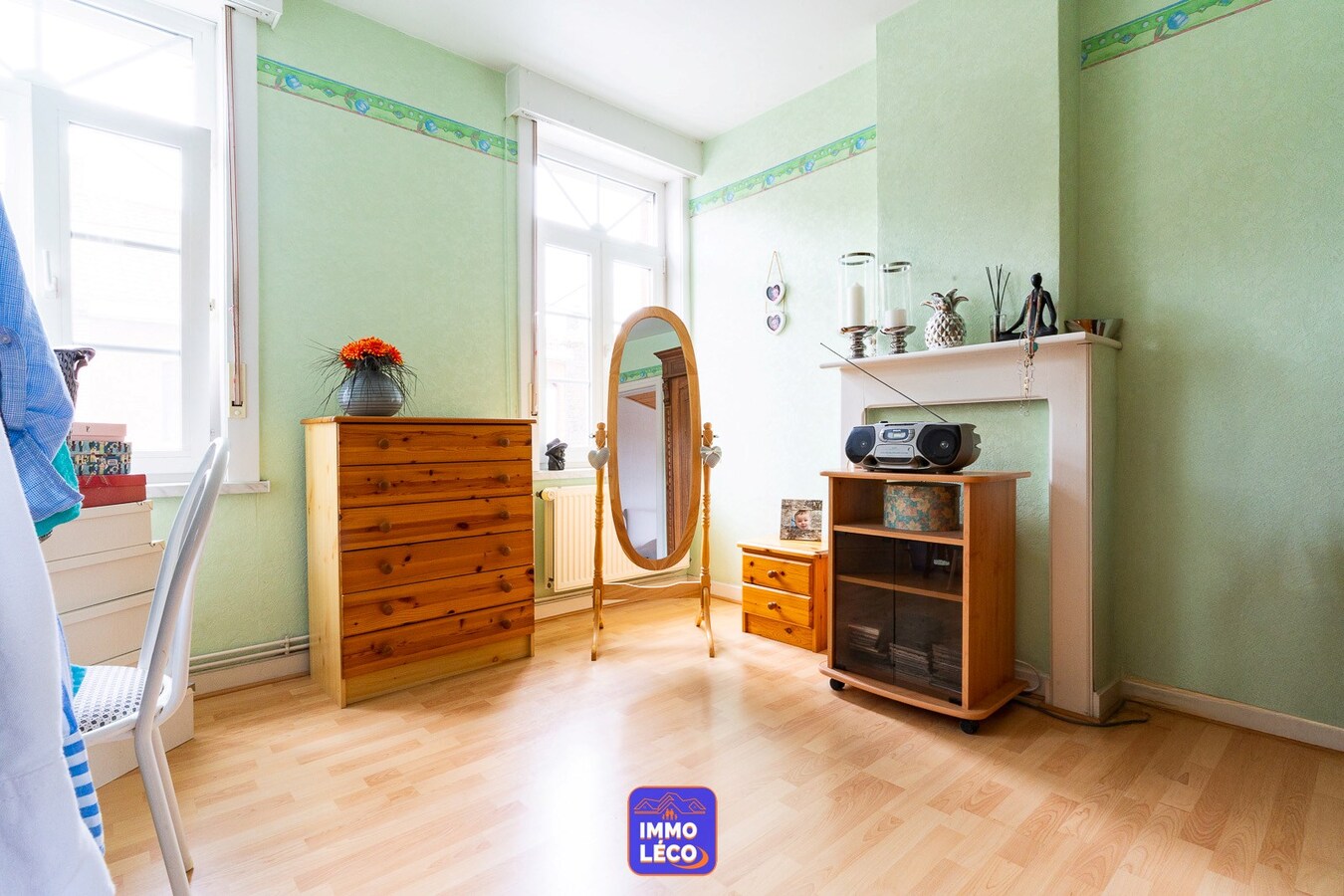 Maison en excellent état d'entretien avec grand jardin et garage attenant ! 