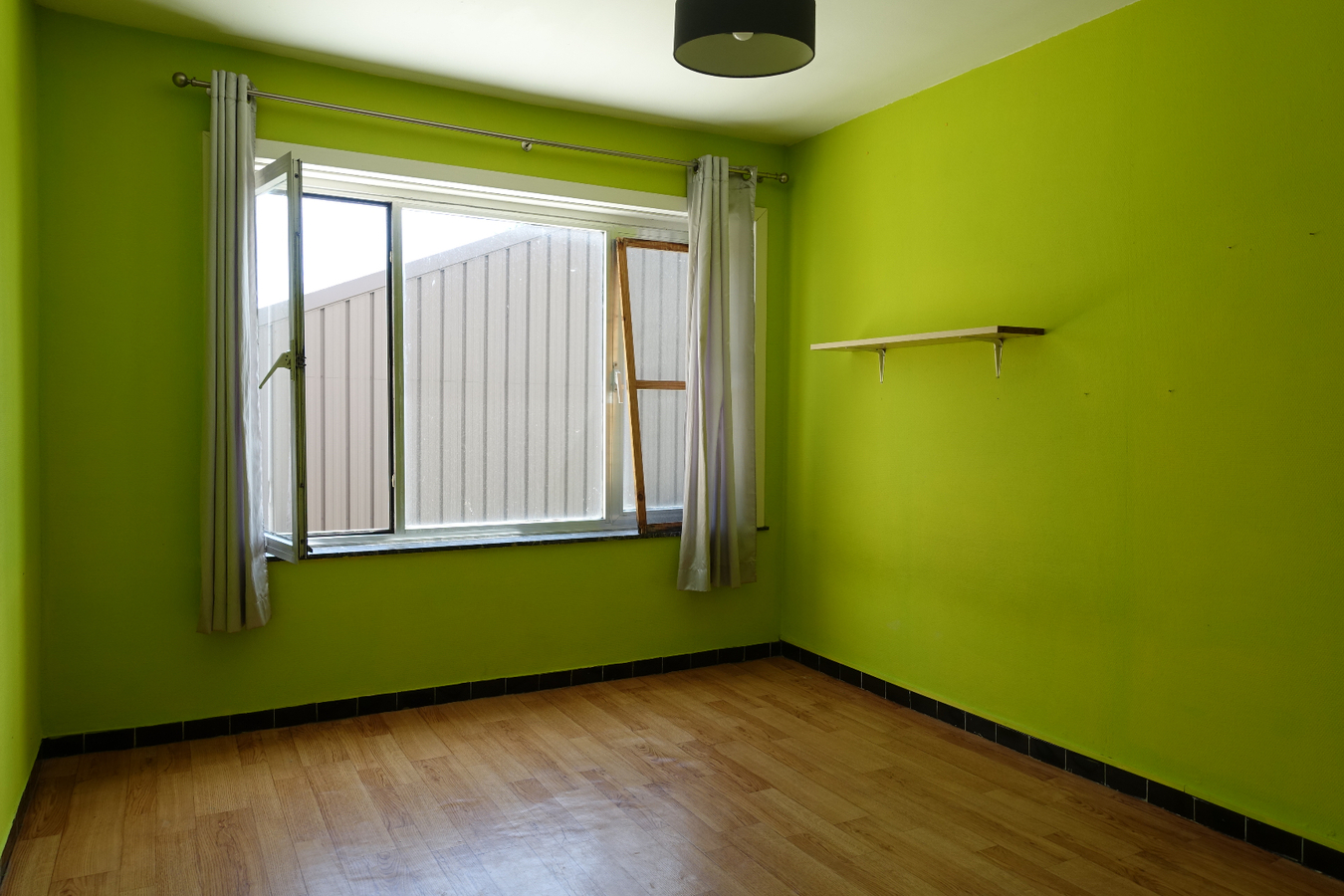 Unieke vastgoedaanbieding aan op- en afrit E40 Jabbeke 