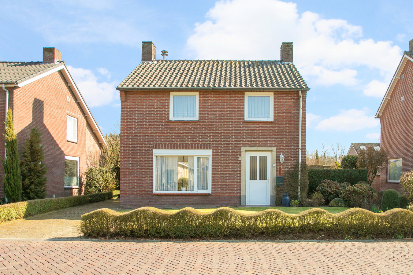 Vrijstaande woning met garage gelegen op een perceel van 556 m2. 