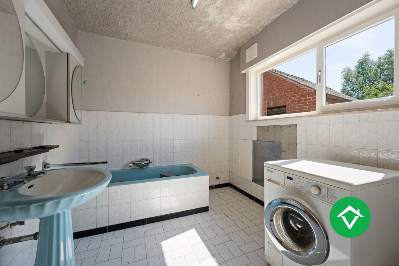 Woning met 3 slaapkamers en garage te Koekelare 