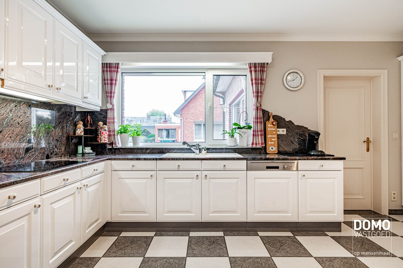UITZONDERLIJK PERCEEL VAN 2 HA 50 A MET RUIME WONING EN TAL VAN MOGELIJKHEDEN 