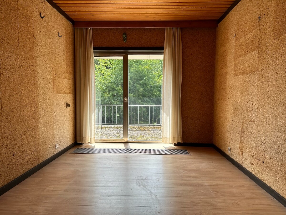 Ruime te renoveren woning met 5 slaapkamers op 1.250 m² 