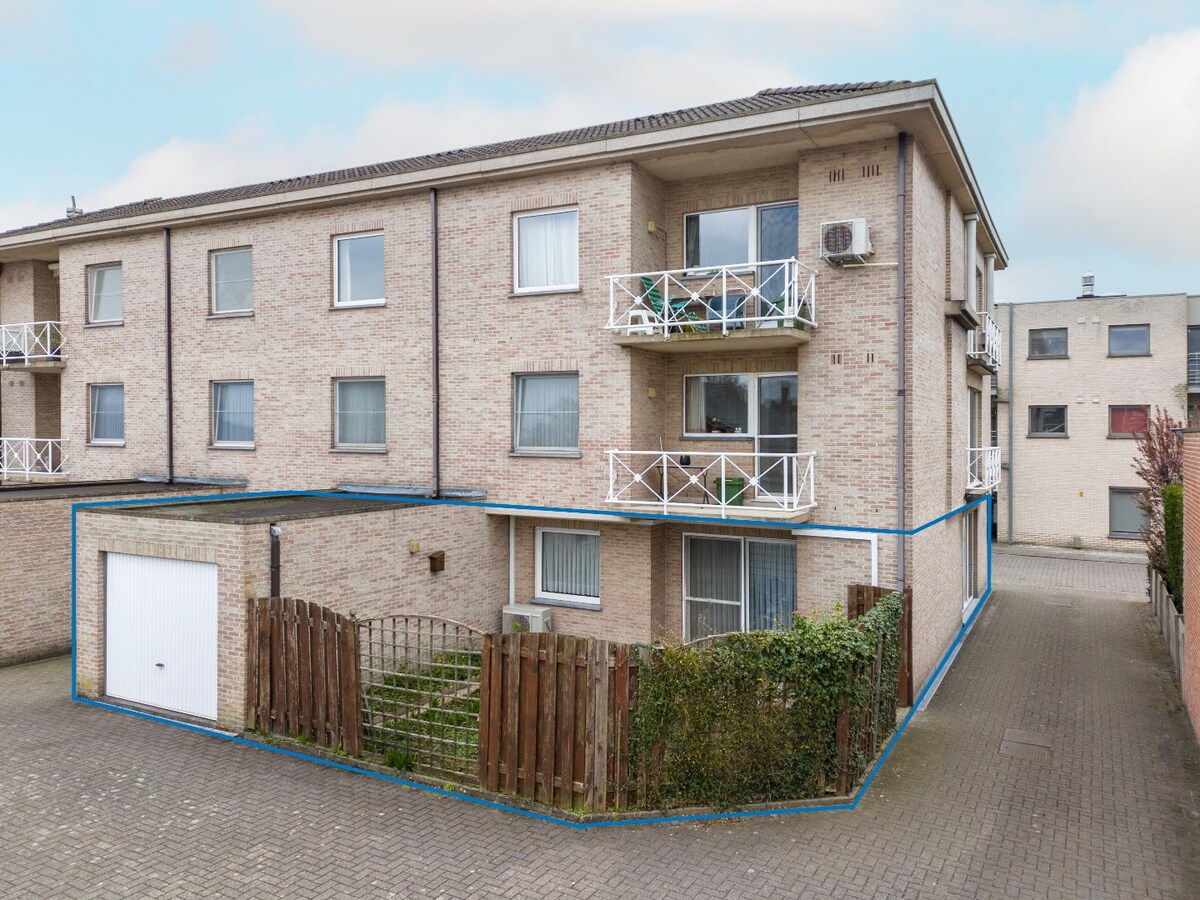 Energiezuinig gelijkvloersapp. met tuintje en garage te centrum Wetteren 