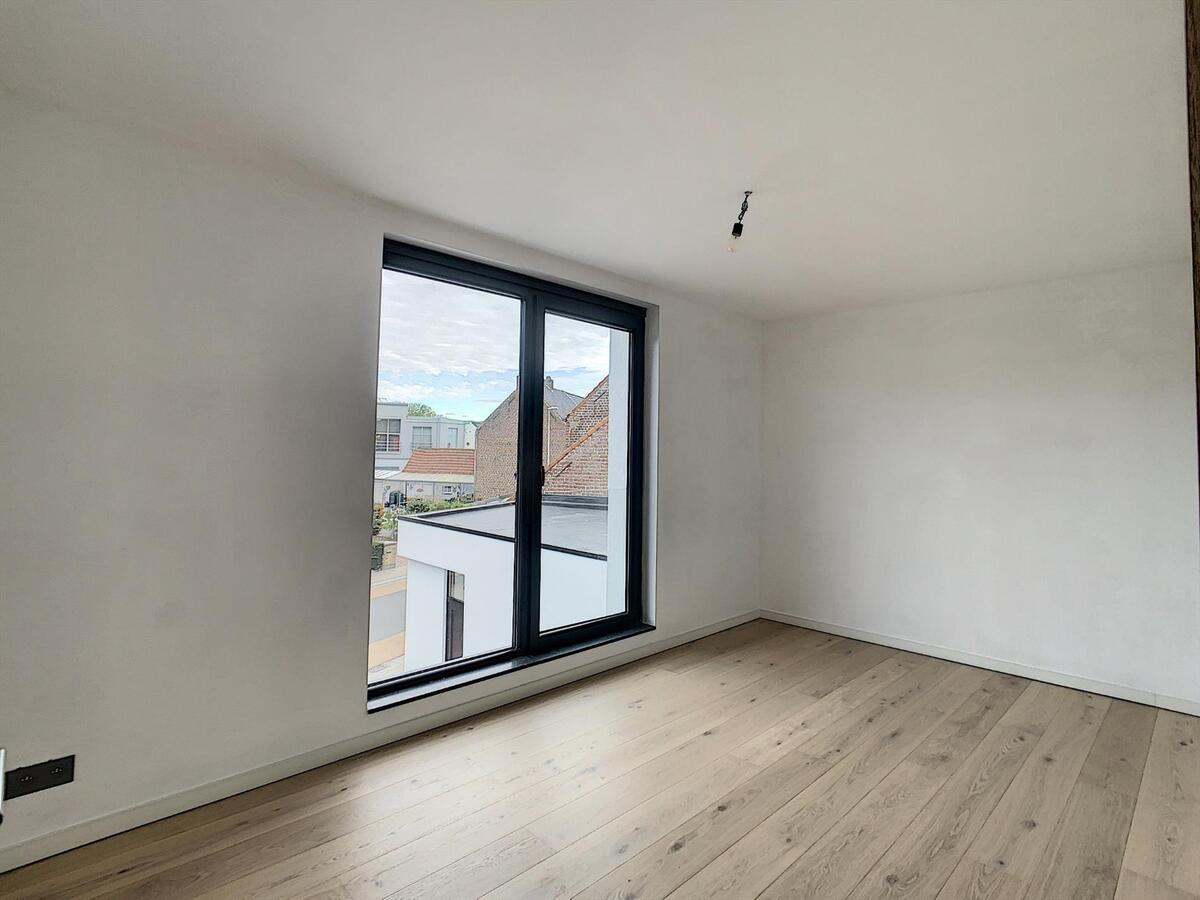 Verkocht! Totaal gerenoveerde moderne woning 