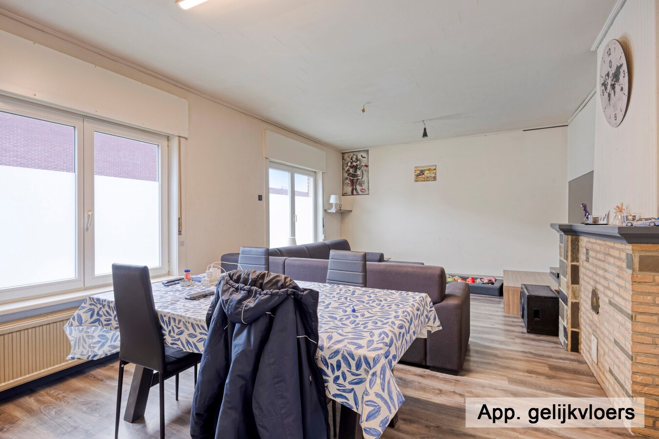 Dilsen-centrum - opbrengstpand: winkel + 2 appartementen 