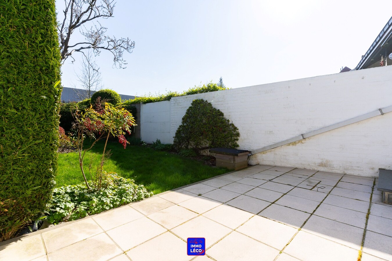 Maison "Bel-Etage" avec double garage, jardin, en plein centre-ville ! 