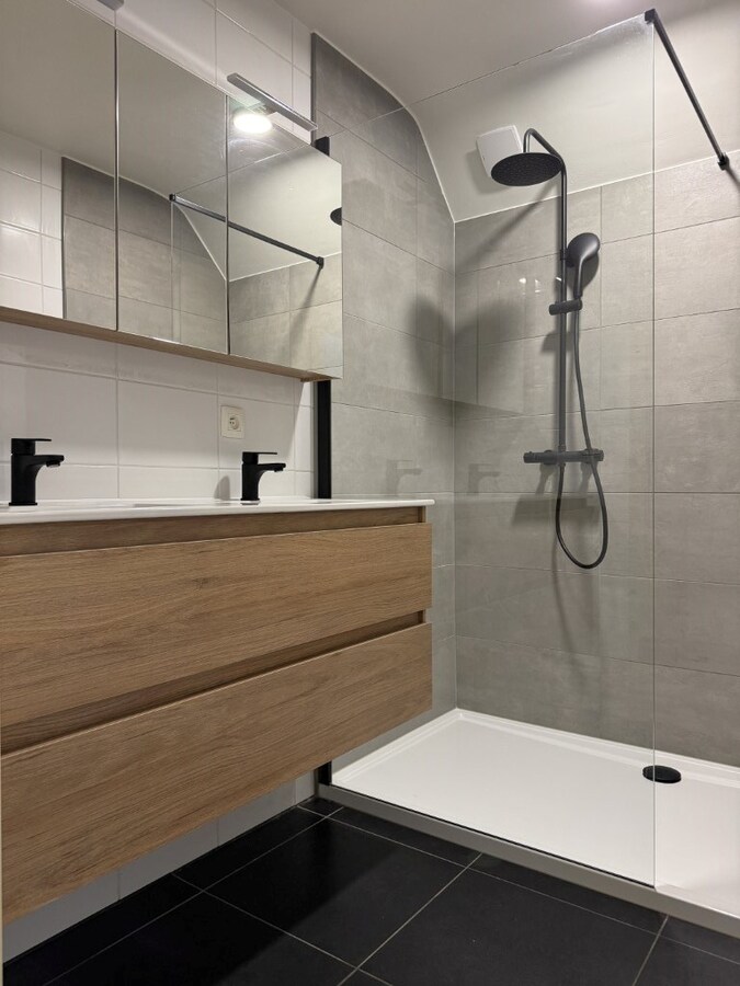 Duplex verhuurd in Ravels