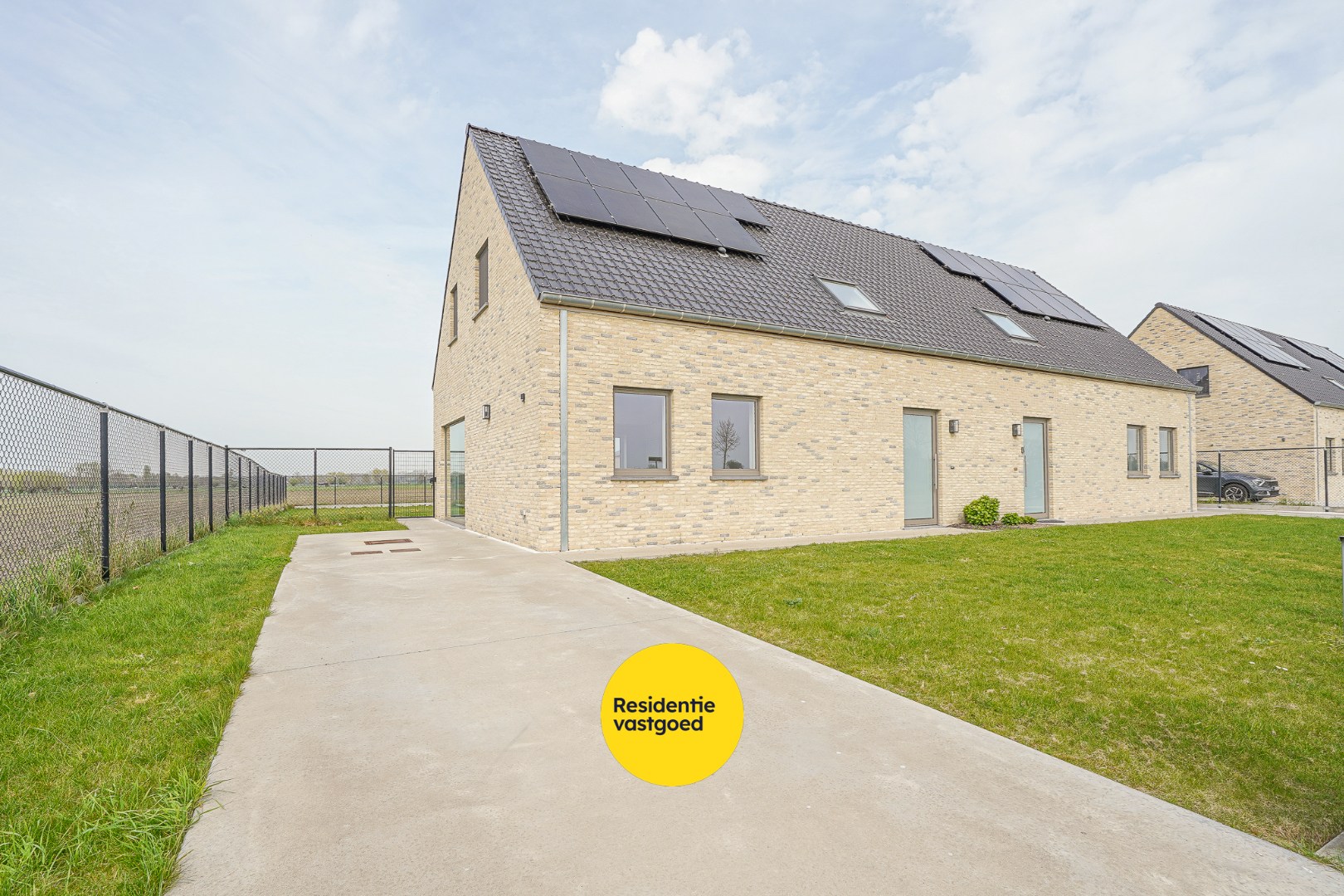 Halfopen woning met 3 slaapkamers te huur in Aartrijke 