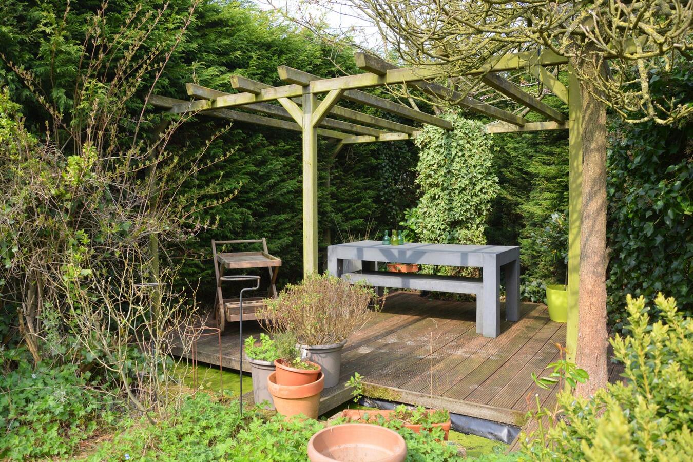 Instapklare woning met 5 slaapkamers op een grondopp. 3.349m² 