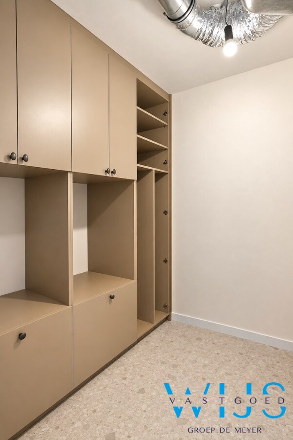 High-end gelijkvloers appartement met tuin te Lembeke ! 