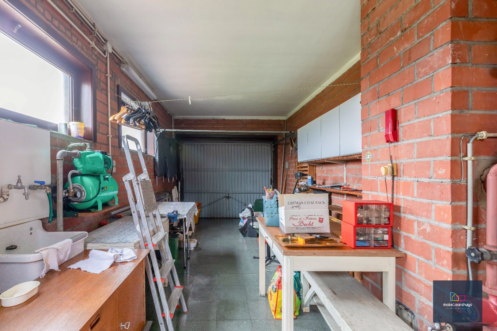 VERKOCHT !!! Goed onderhouden bungalow nabij centrum Mariakerke 