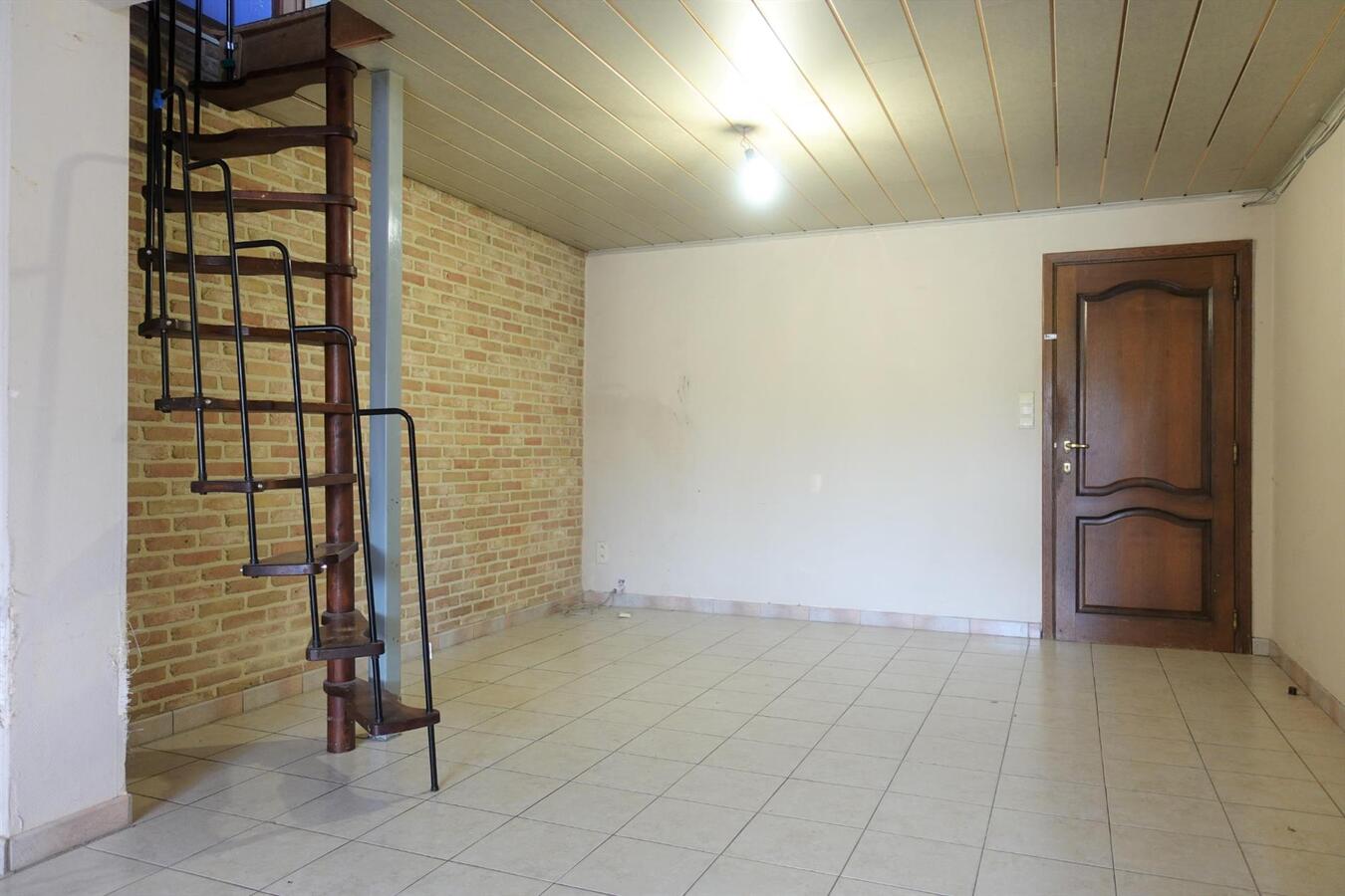 Rijwoning met tuin in centrum Eernegem 