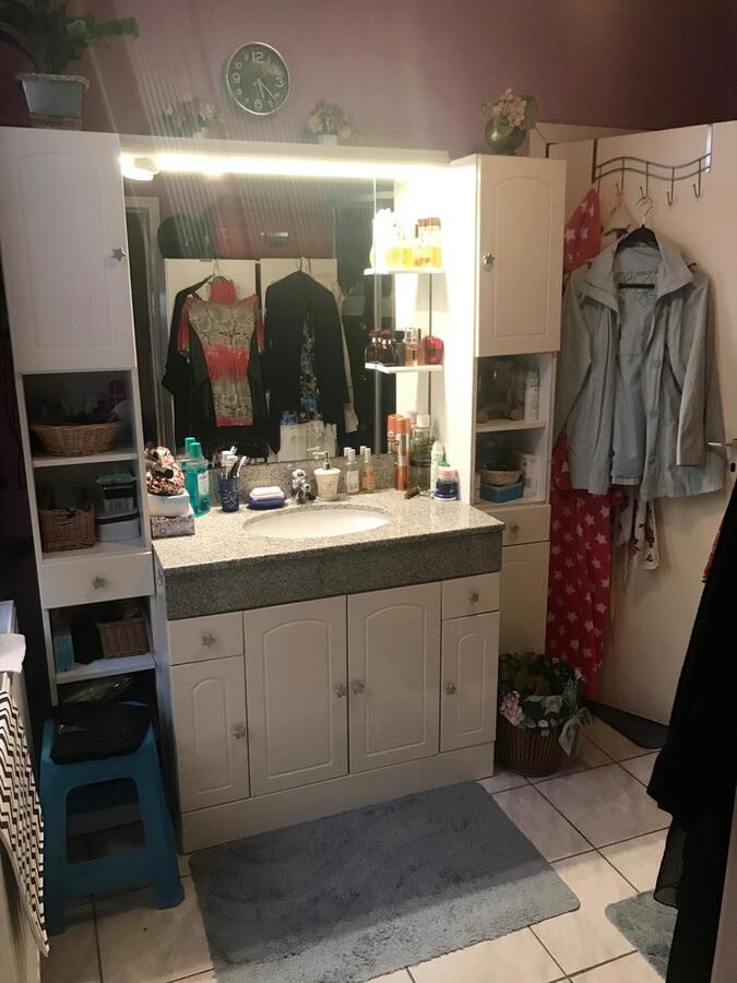 GEDEELTELIJK TE RENOVEREN WOONHUIS - MOGELIJK MEERGEZINSWONING 
