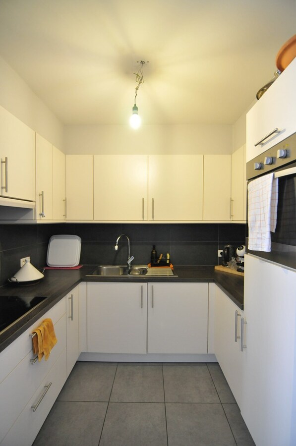 Lichtrijk appartement met garage in centrum Avelgem 