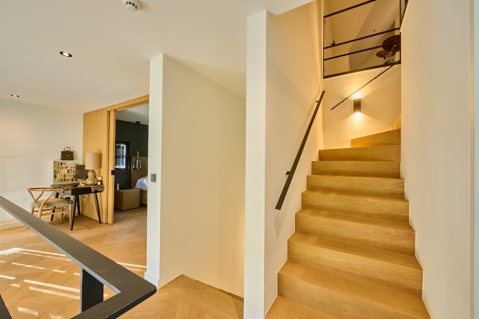 Vaste trap naar tweede verdieping