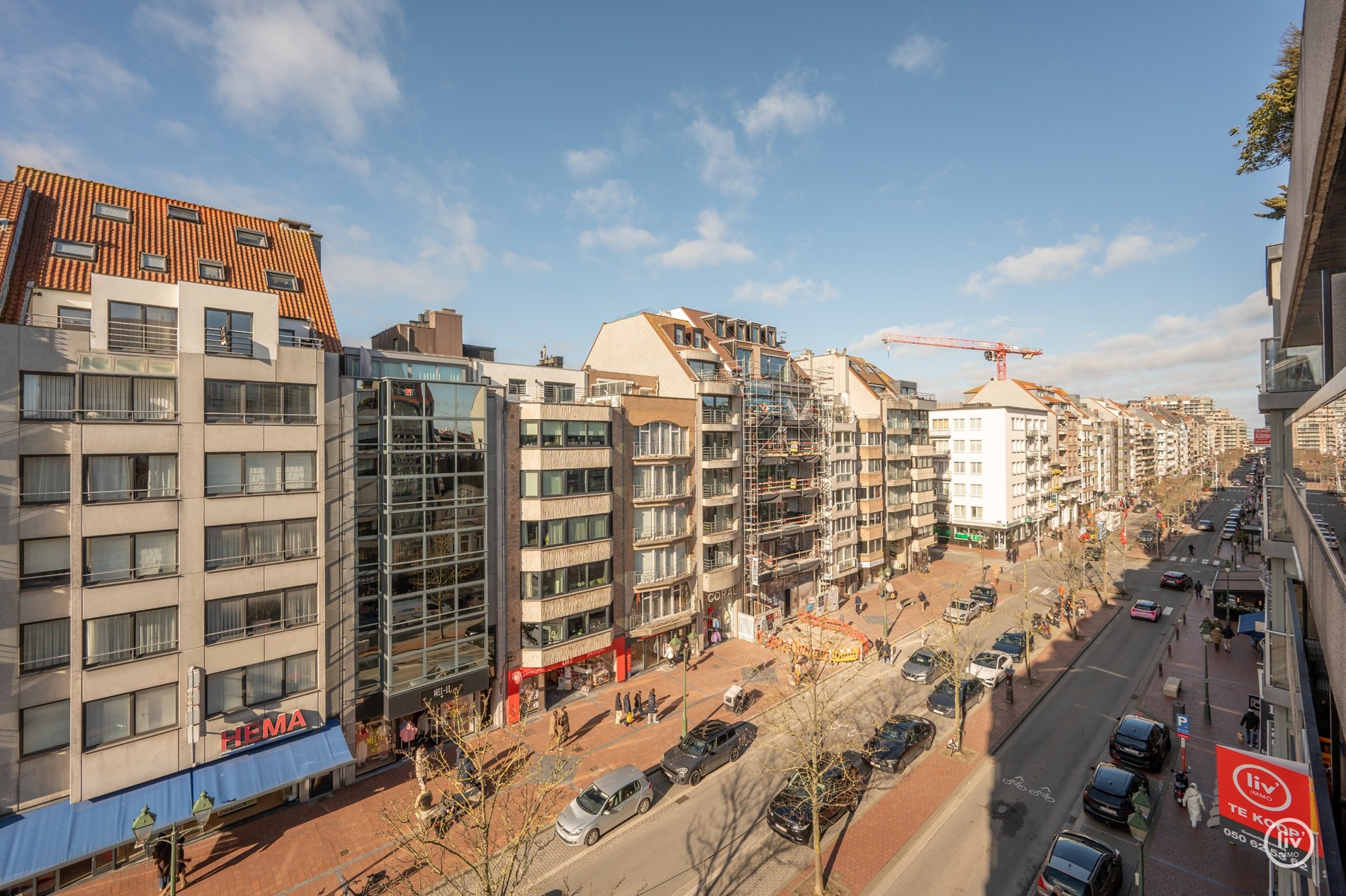 Appartement entièrement rénové et élégant au cœur de Knokke dans la Lippenslaan. 