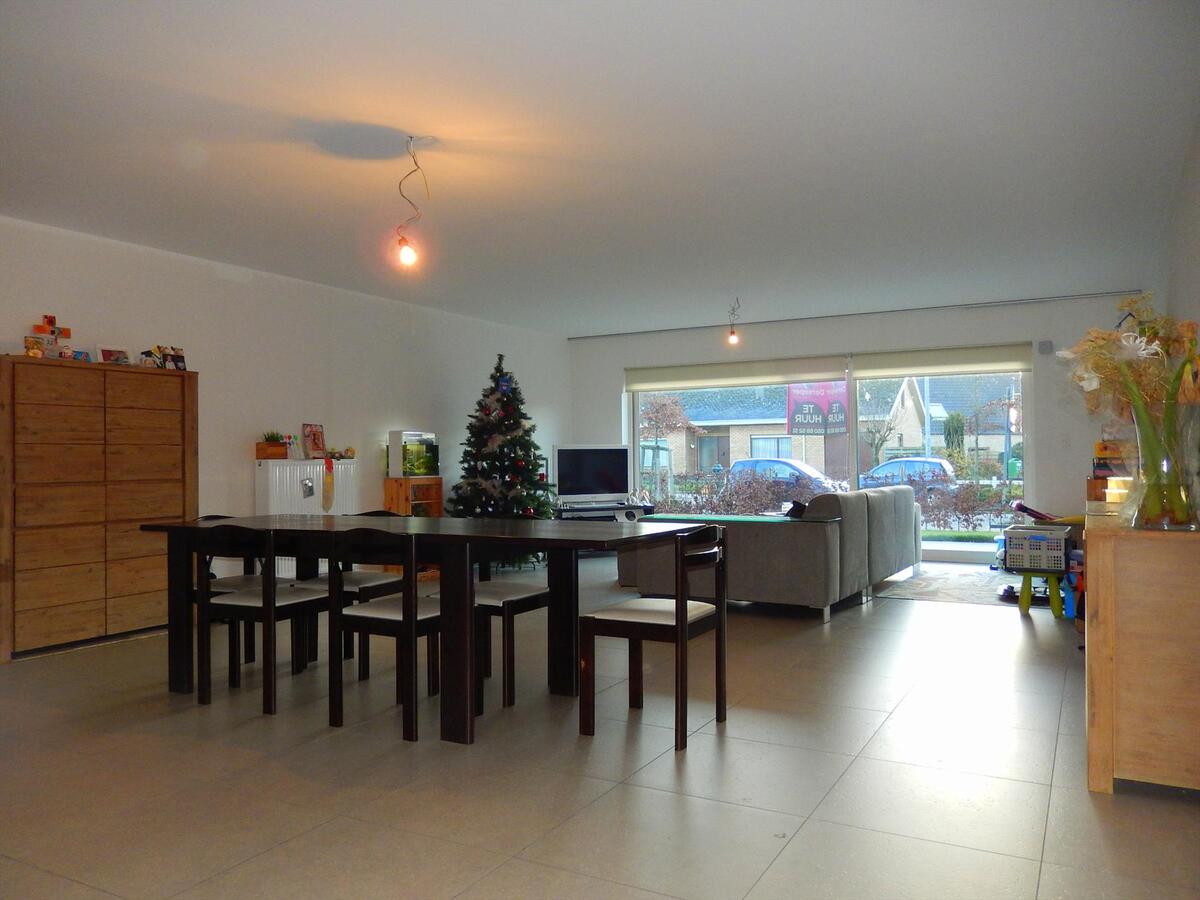 Prachtig nieuwbouwappartement met garage 