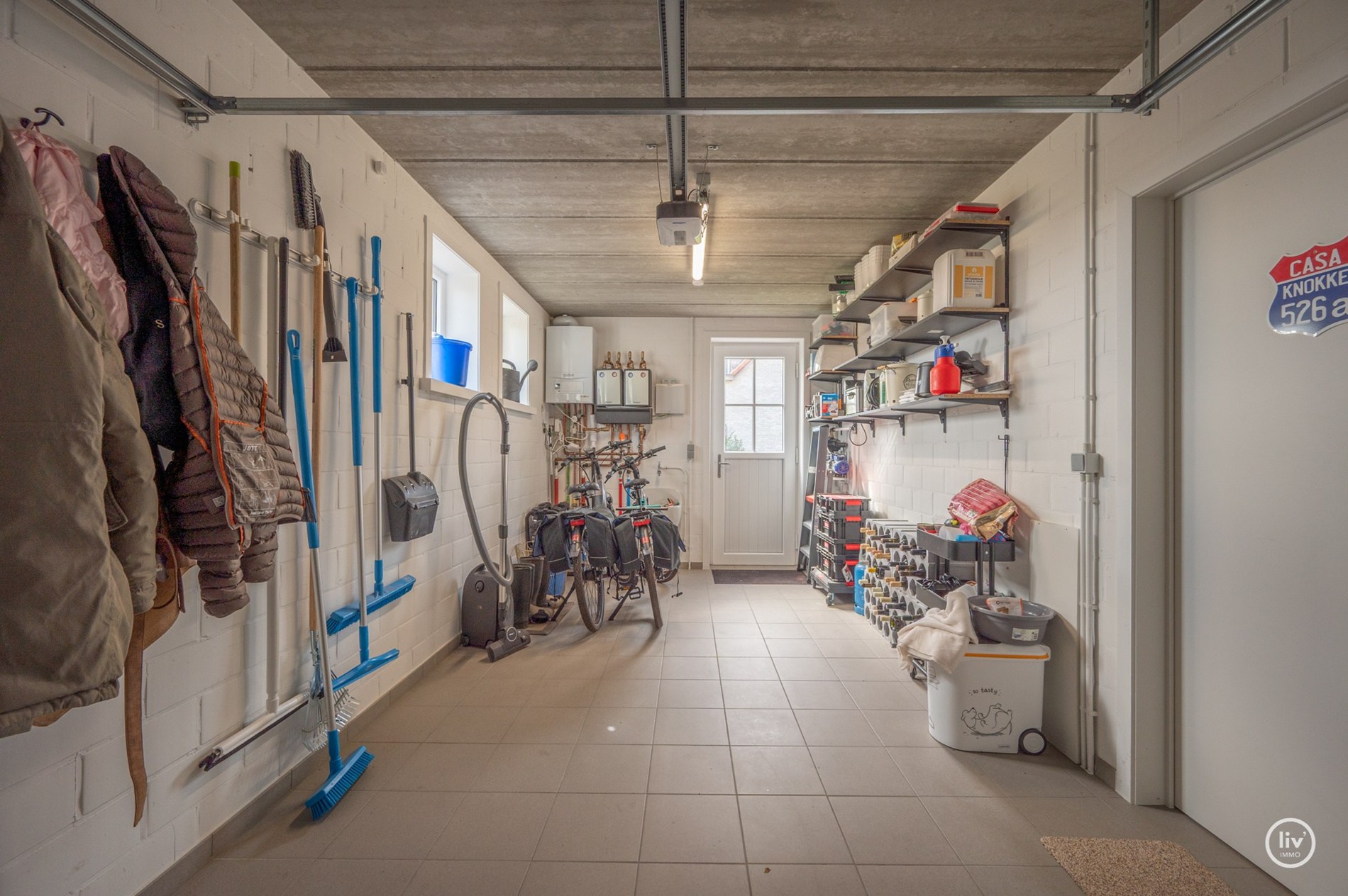 Prachtige halfopen woning met 5 slaapkamers en mooie tuin gelegen in Knokke. 