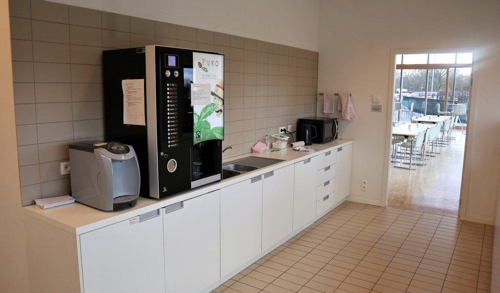 Duurzaam kantoorgebouw met faciliteiten aan R14 in Geel