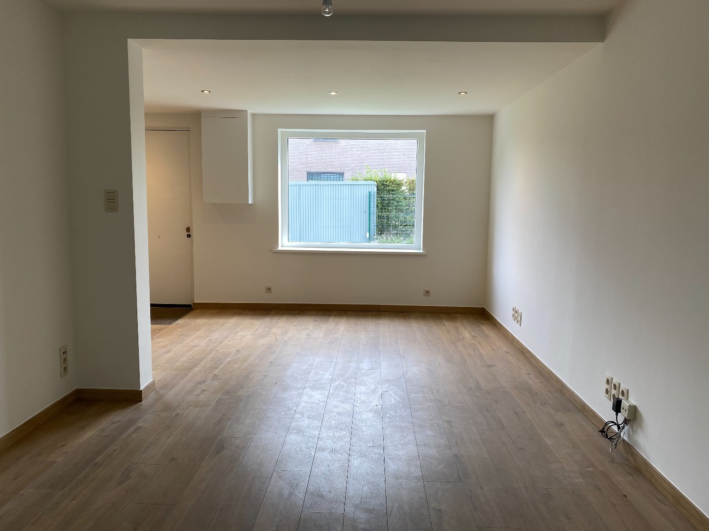 Charmante gerenoveerde halfopen woning met 2 slaapkamers, tuin en garage 