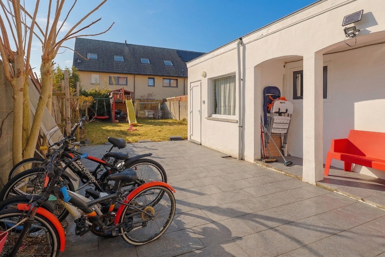 Charmante gezinswoning met zonnige tuin nabij het centrum van Zele 