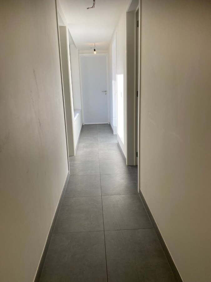 Half Open Nieuwbouw. Op 750 m van Gent-St-Pieters én aan tramhalte. 