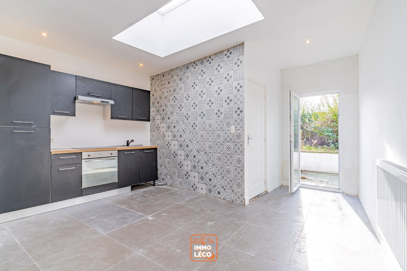 Maison 4 chambres avec jardin, dans une rue avec facilités de stationnement 