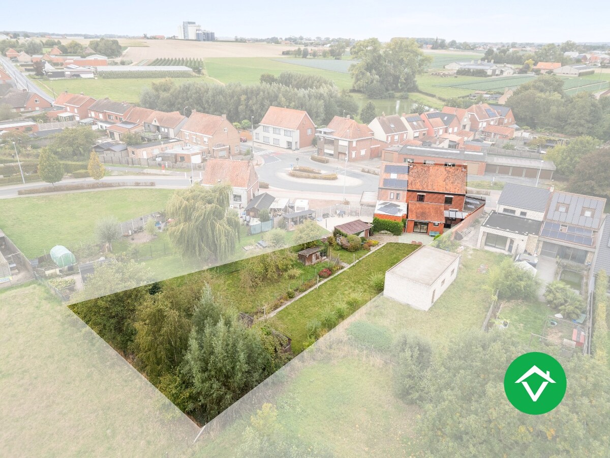 Ruime woning met 5 slaapkamers, diepe tuin en garage te Staden 