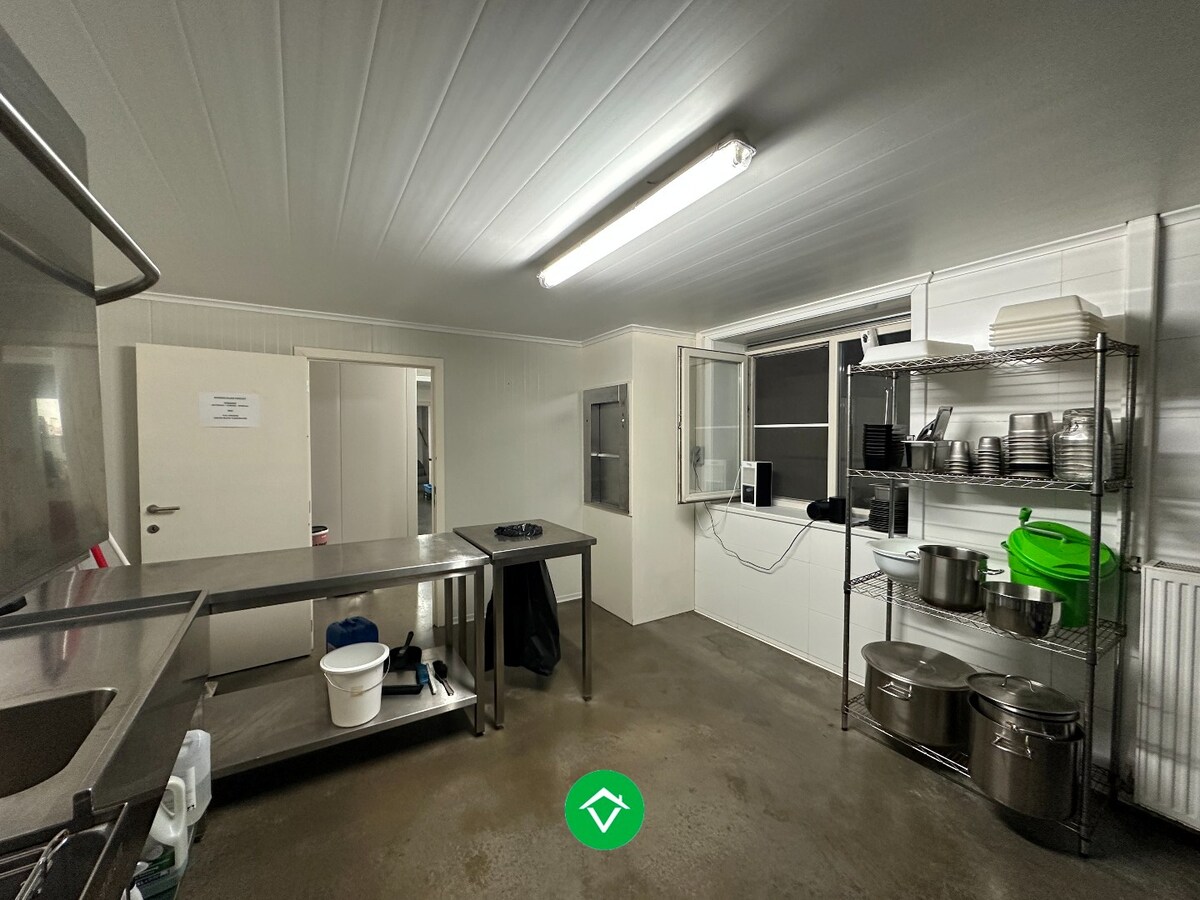 Combinatie wonen &amp; werken: horecazaak met woonst in Eernegem 