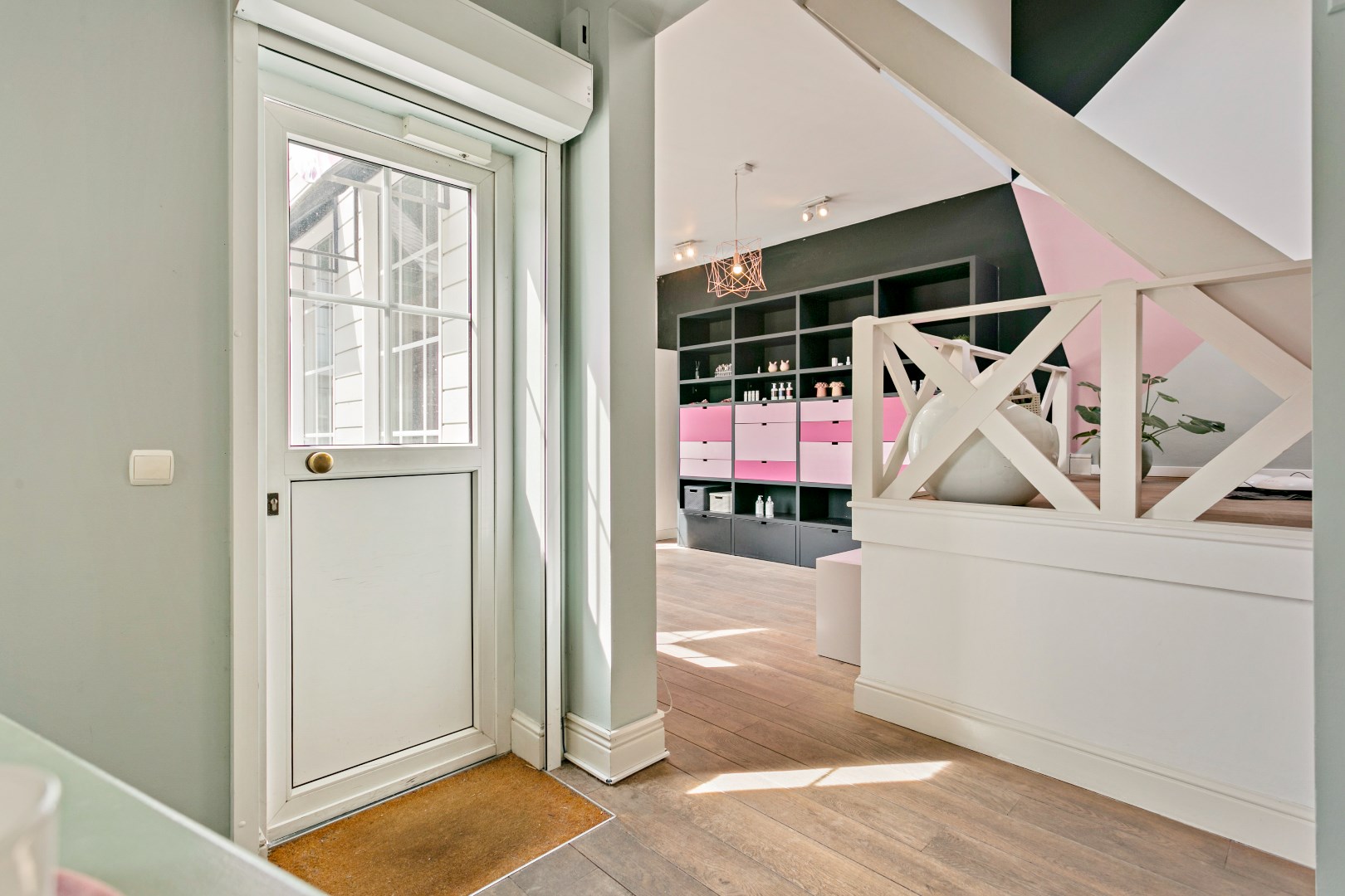 Handelspand met parkeermogelijkheid in het centrum van Bonheiden 