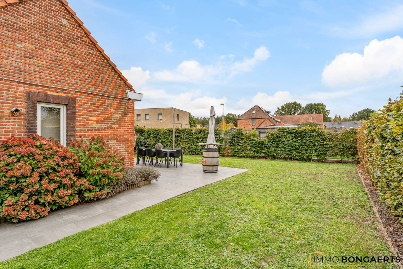 Instapklare woning op rustige ligging in As 
