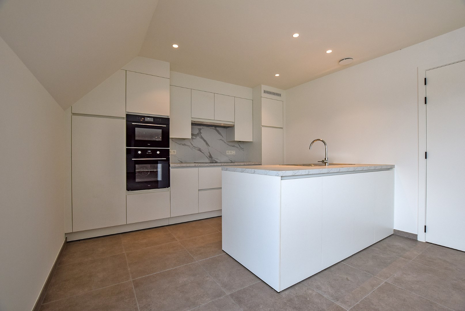 Ruim 2-slaapkamerappartement (129m²) te Leke (Diksmuide). 