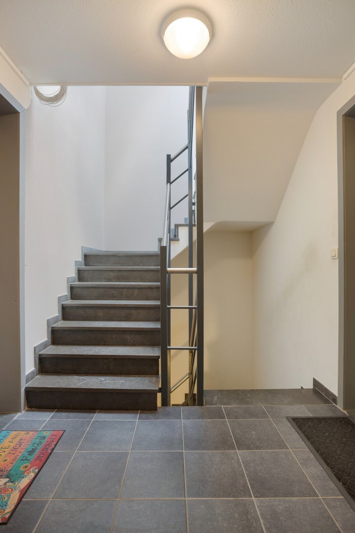 Instapklaar appartement met groot terras in centrum Geel 