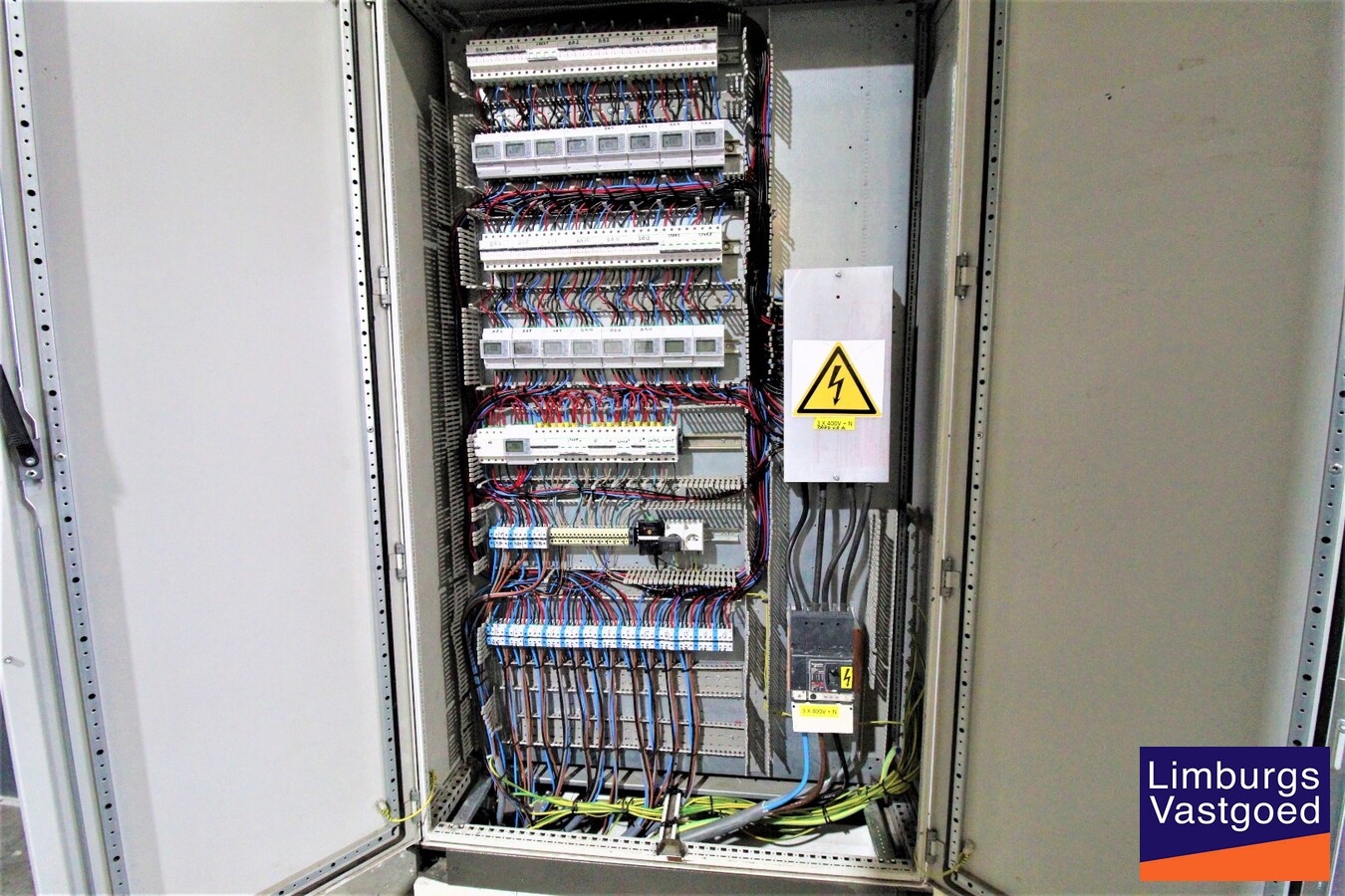 DE BEER - KMO UNITS - v.a. 110 m² tot 478 m² - Nabij E 313 