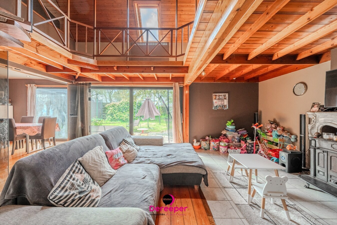 Interessant renovatieproject met twee woningen op 955 m² in Gistel 