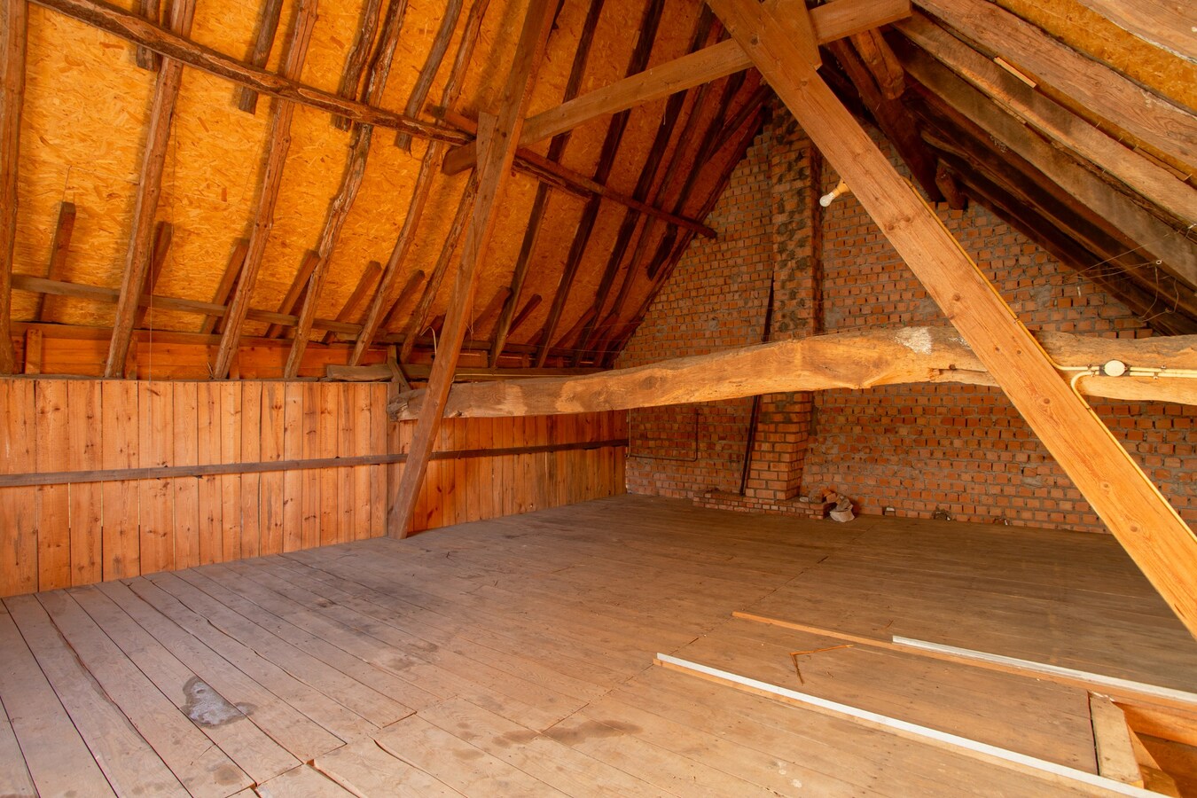 Imposante herenboerderij gelegen in het hart van Hoogeloon. 