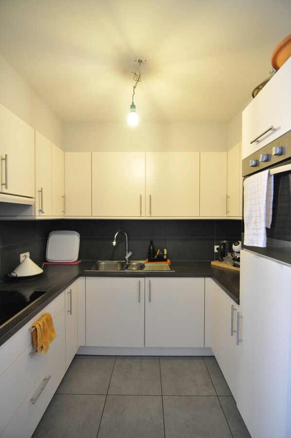 Lichtrijk appartement met garage in centrum Avelgem 