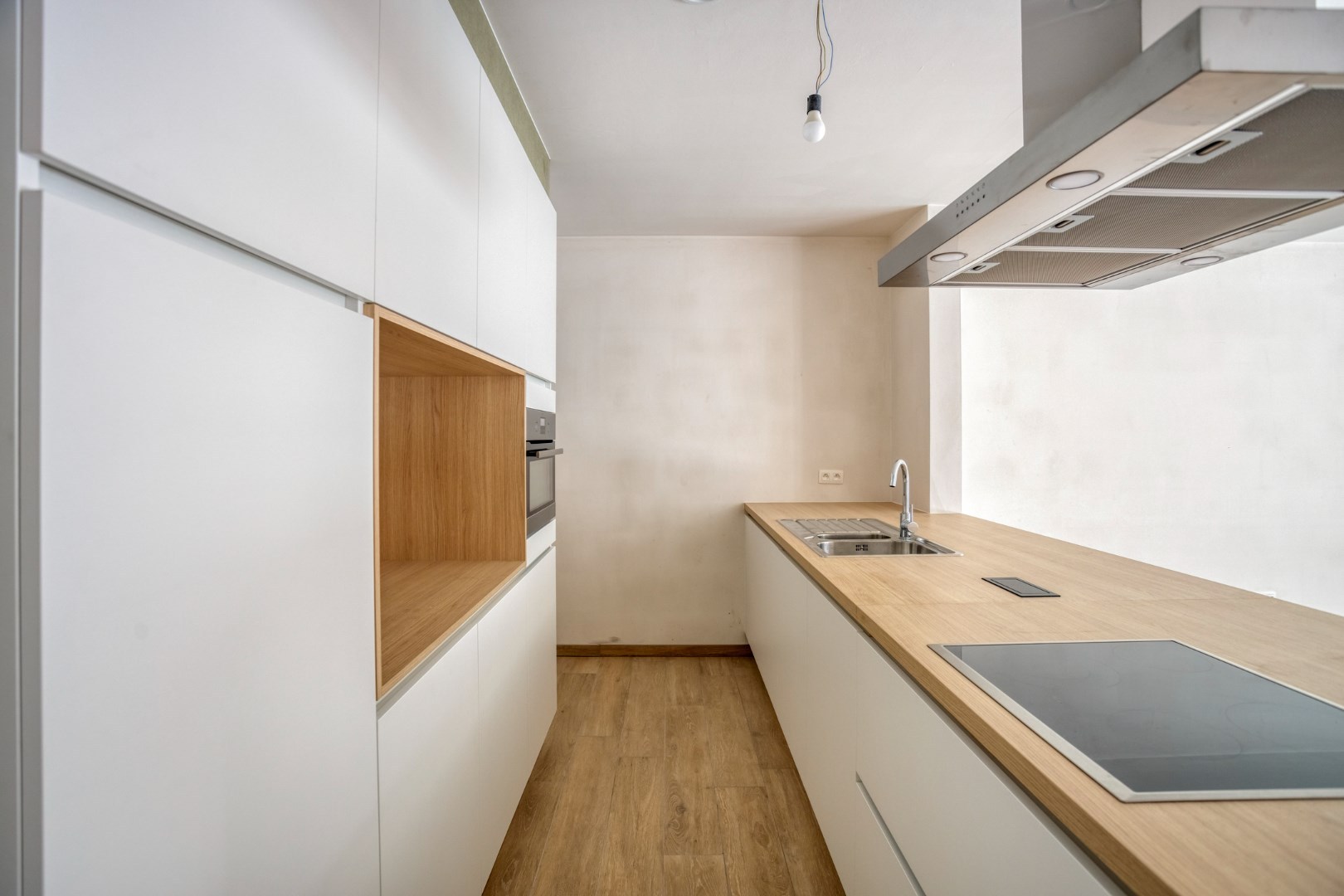 Ingerichte keuken met eiland