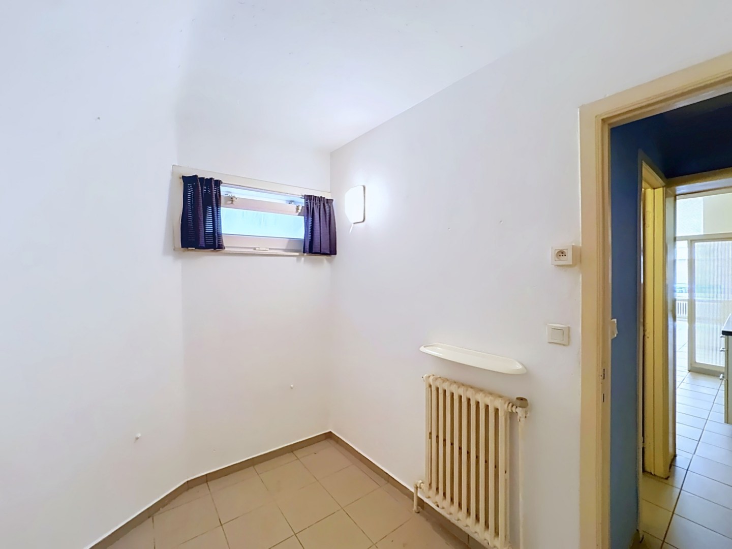 Prima gelegen appartement met volwaardige slaapkamer en slaaphoek 