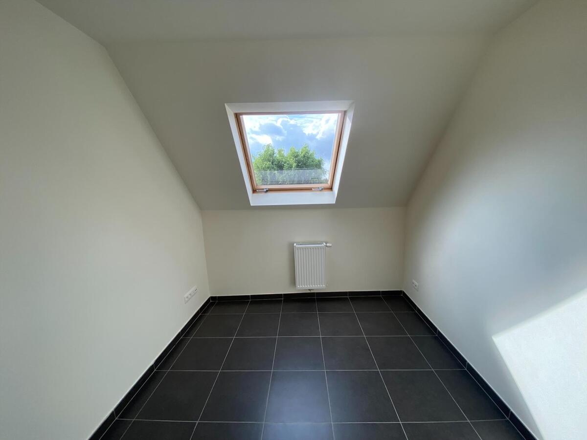 Rustig gelegen nieuwbouwwoning met garage 