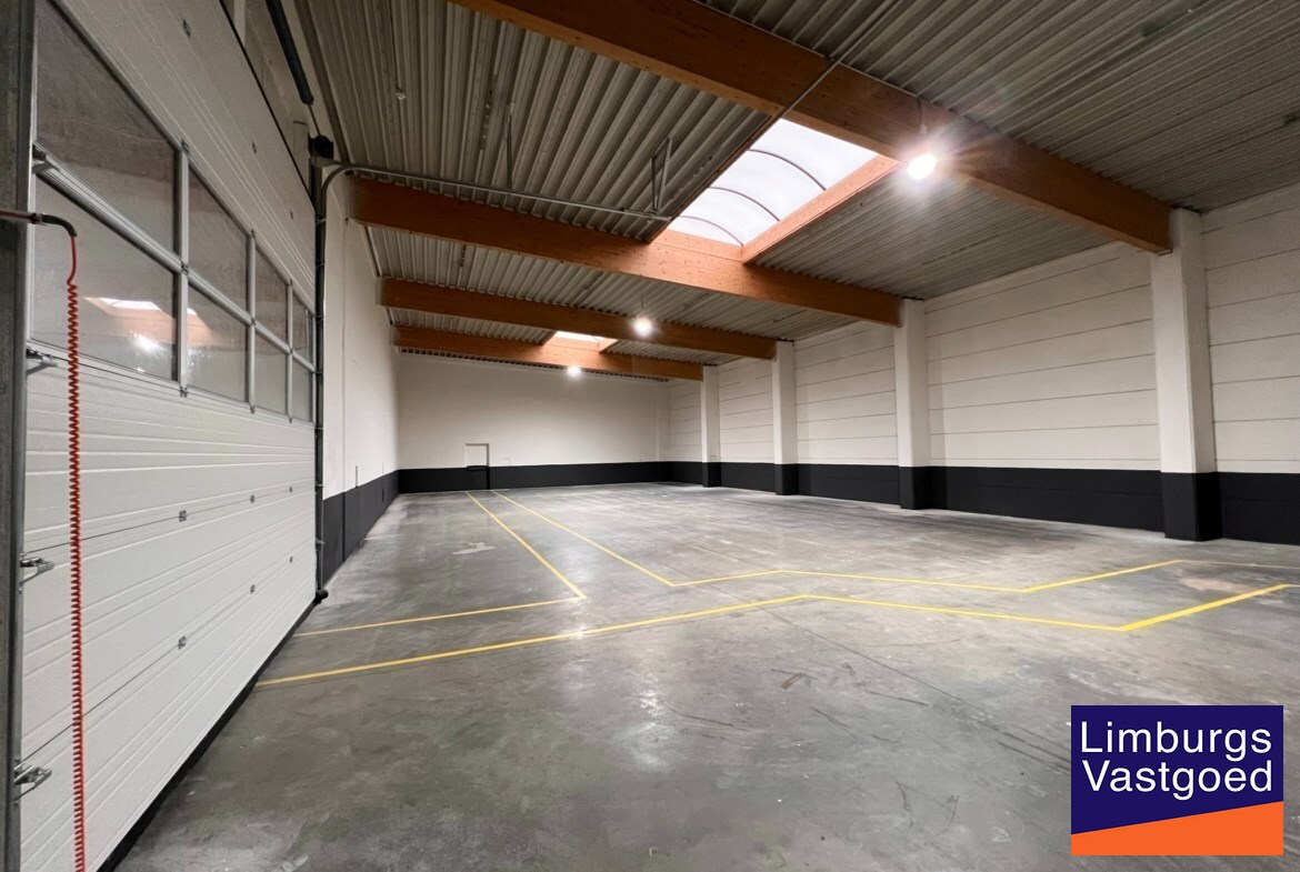 METIO - KMO UNIT 111 - 22,56 m² - sectionaal poort - nabij E-313 