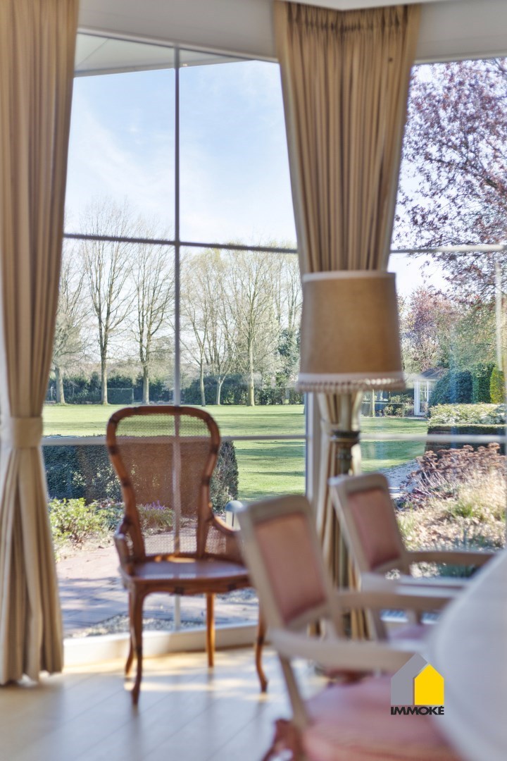 Tijdloze, stijlvolle villa met parktuin op toplocatie. 